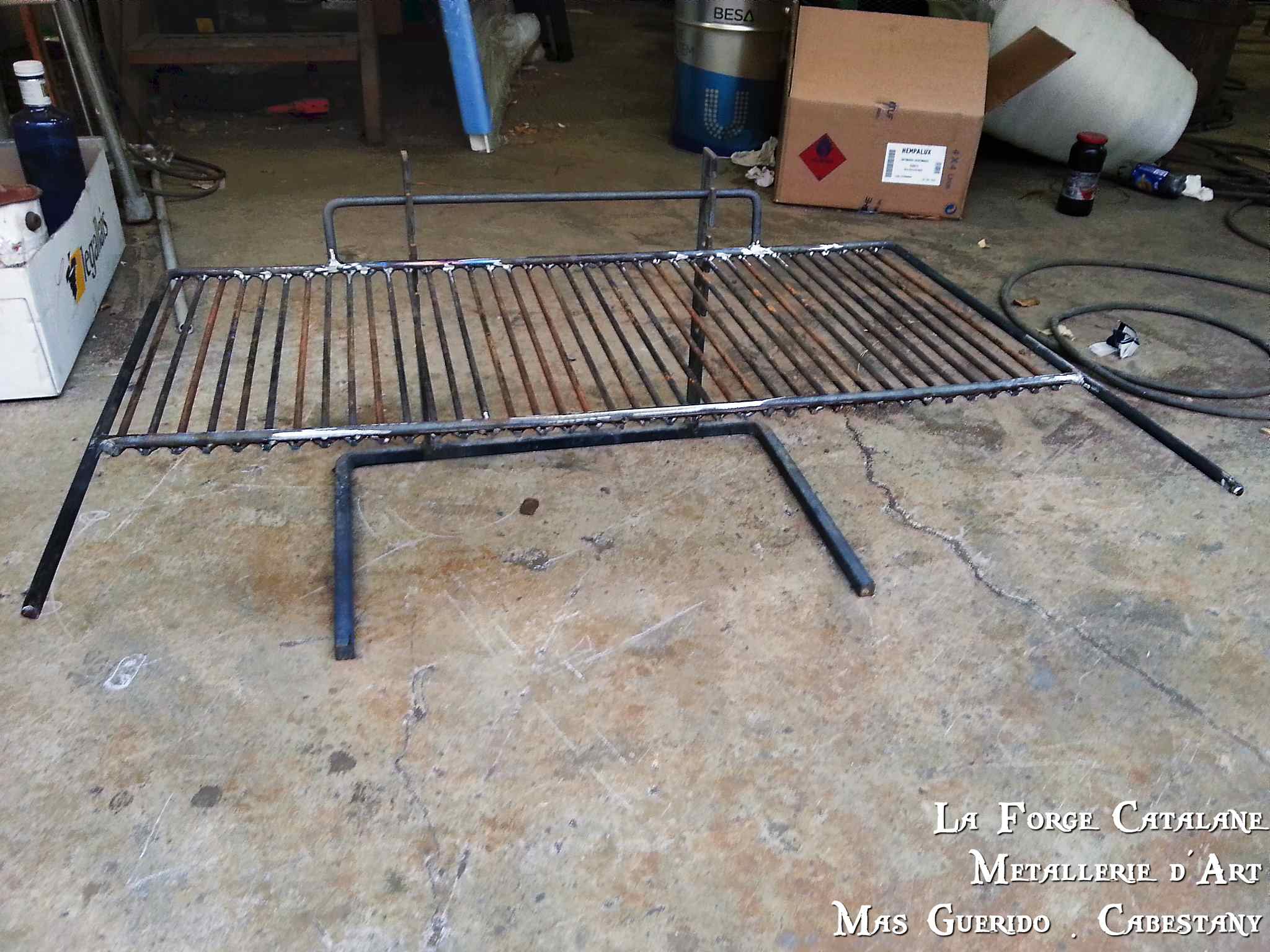 grille barbecue escargot fer Forge Catalane Cabestany.jpg